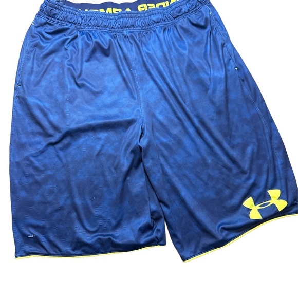 Under Armour Men’s Athletic Shorts  Blue 2XL‎ Good Condition - Picture 1 of 3